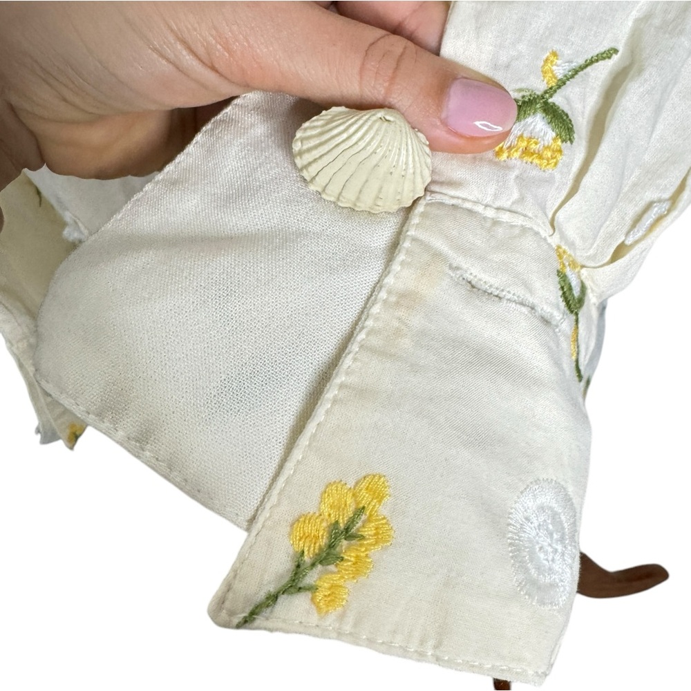 Azulu Colombia Cream‎ Floral Long Sleeve Top - Picture 7 of 10